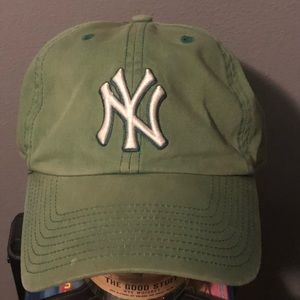 YANKEES BALL CAP